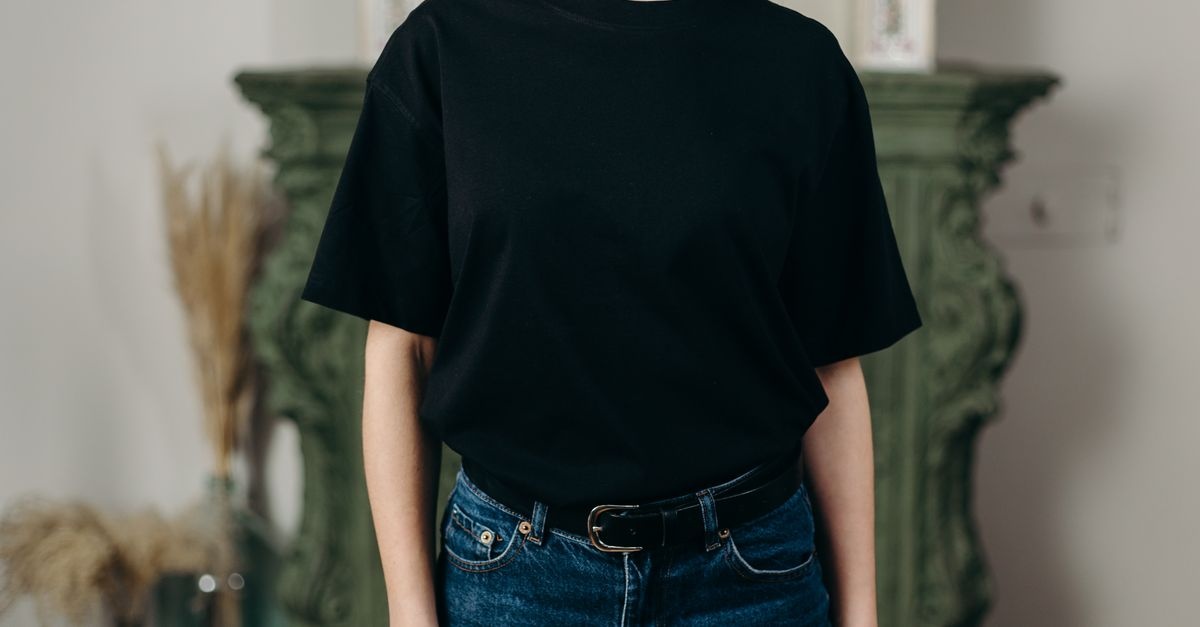 Die perfekte Proportion: So passt du die Shirtlänge ideal an die Bundhöhe an