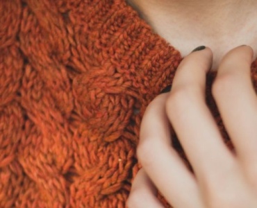Kratzt dein Wollpullover? 9 einfache Tricks für sofortigen Kuschelkomfort
