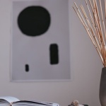 Weniger Dinge, mehr Wärme: So gelingt gemütliches Wohnen im minimalistischen Stil