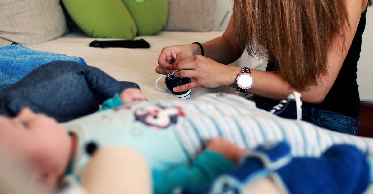Wenn das große Kind wieder klein wird: Rückschritte nach der Geburt eines Geschwisterchens einfühlsam verstehen